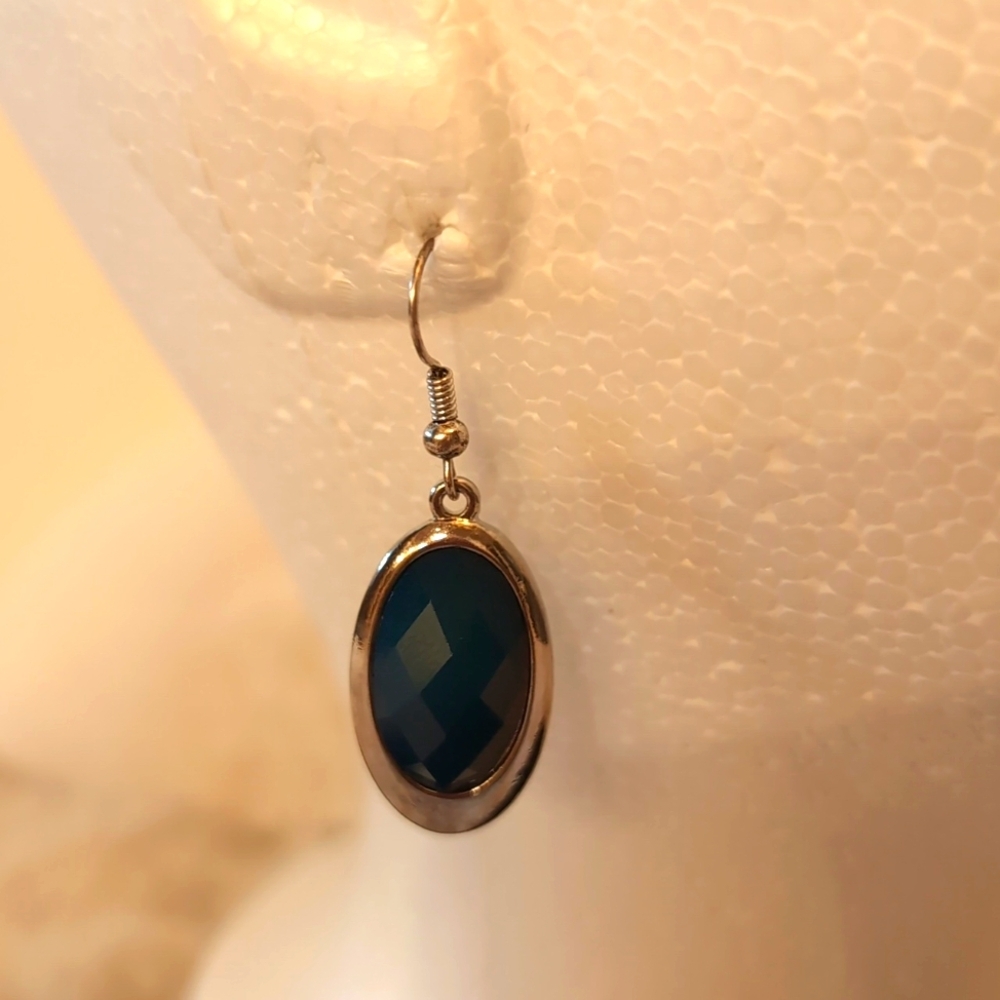 Vintage Gold Toned Blue Sapphire Like Center Piece Hook Earrings - Picture 1 of 7